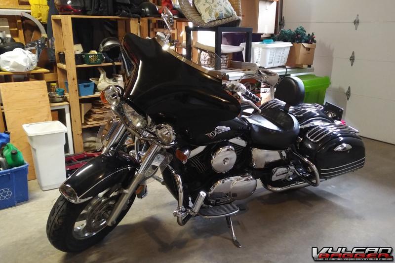 Removed rear seat and replaced with a rear rack from a 1997 Yamaha Royal Star.