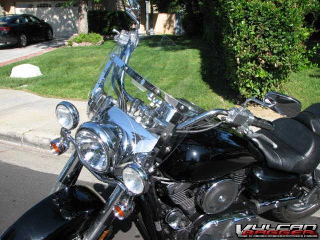 Vulcan with the National Cycle Shorty Shield, OEM Spotlights and Kury Turn Signal Bezels