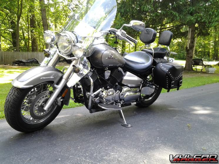 '02 Yamaha Vstar 1100.  Very nice bike, but it's the reason for the new Nomad. What you see is what you get... Nothing you can do to make it come alive.